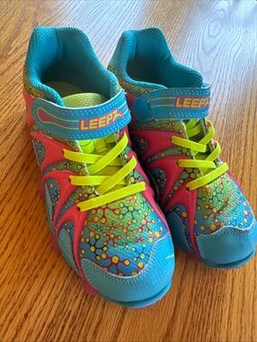 Stride Rite light up Multicolor Girls' Sneakers - Leepz new condition size 1